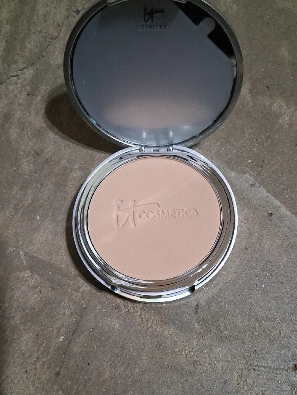 it cosmetics CC+ Airbrush Perfecting Powder - Silver Holographic Accents